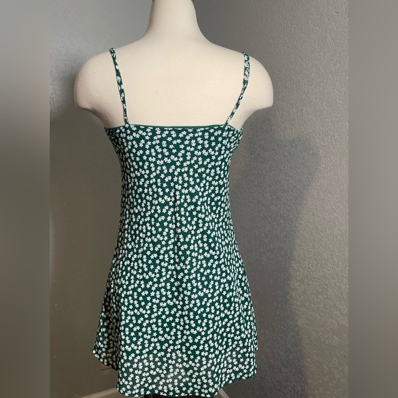 Princess Polly Dress with White Floral Design - Picture 3 of 4